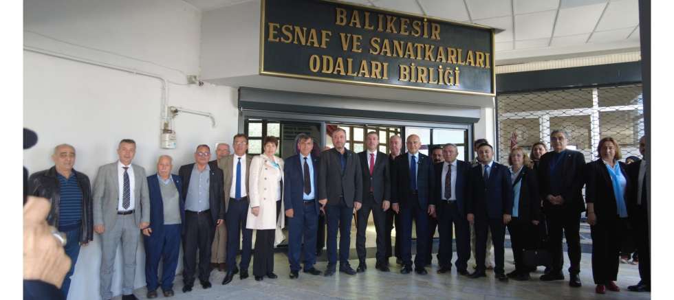 Karesi’de Turhan Çömez Rüzgârı Esti: İYİ Parti Ailesi Yeni Katılımlarla Büyüdü - GÜNDEM - İnternetin Ajansı