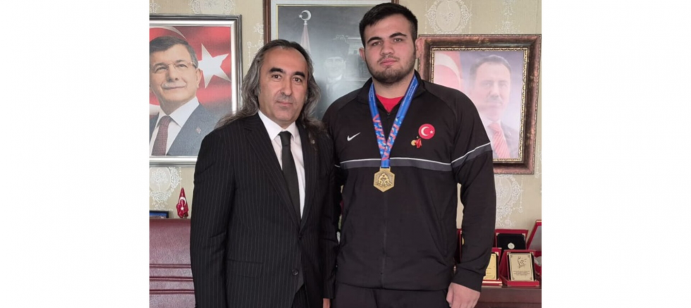 Ömer Aydoğmuş: “Üzeyir Ayberk Bostan Yozgat’ın Gururu, Azmin Zaferidir” - GÜNDEM - İnternetin Ajansı